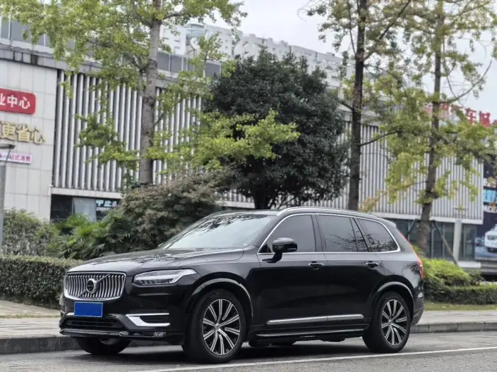 Volvo XC90 2023 Model B6 Smart Elegance Deluxe Edition 7 seat