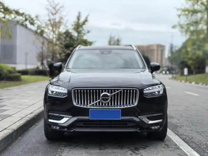 Volvo XC90 2023 Model B6 Smart Elegance Deluxe Edition 7 seat