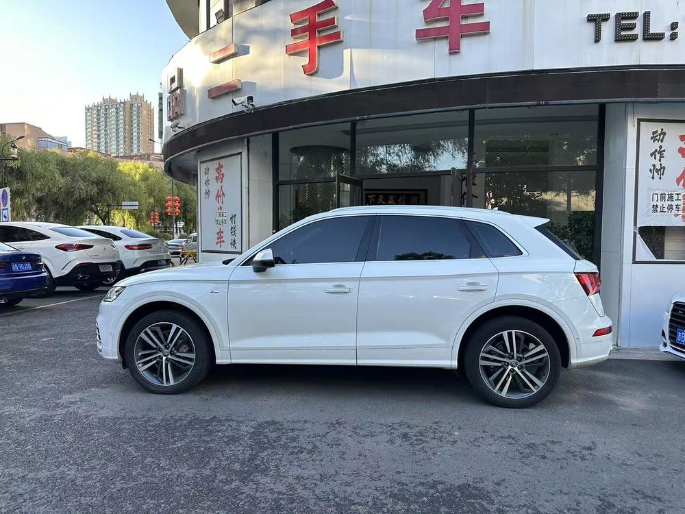 Audi Q5L Модель 2020 года 45 TFSI Exclusive Спорт тип – фото 3