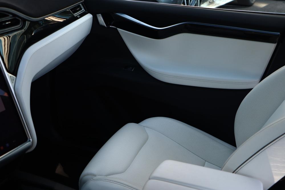 Tesla Model X 2016 90D – фото 8