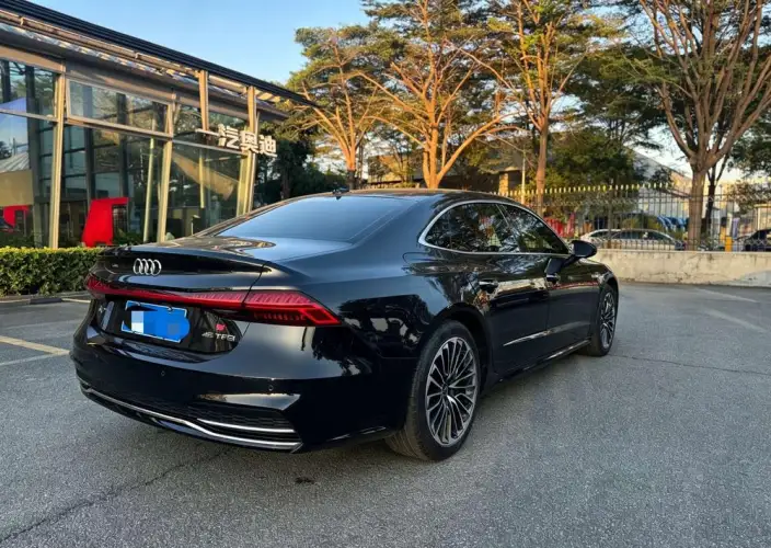 Audi A7 L 2024 Model 45 TFSI Luxury Model – фото 4
