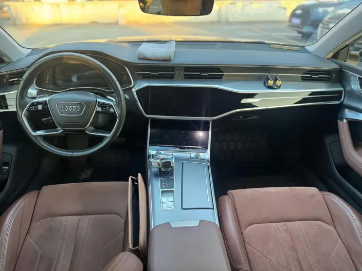 Audi A7 L 2024 Model 45 TFSI Luxury Model – фото 8