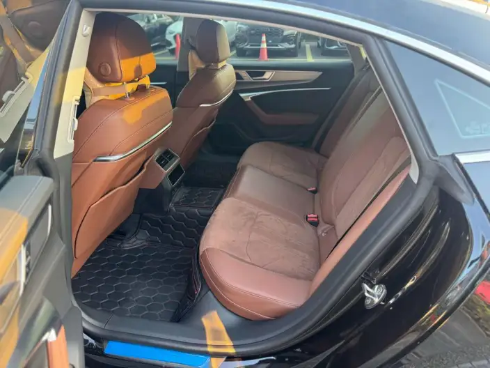 Audi A7 L 2024 Model 45 TFSI Luxury Model – фото 10