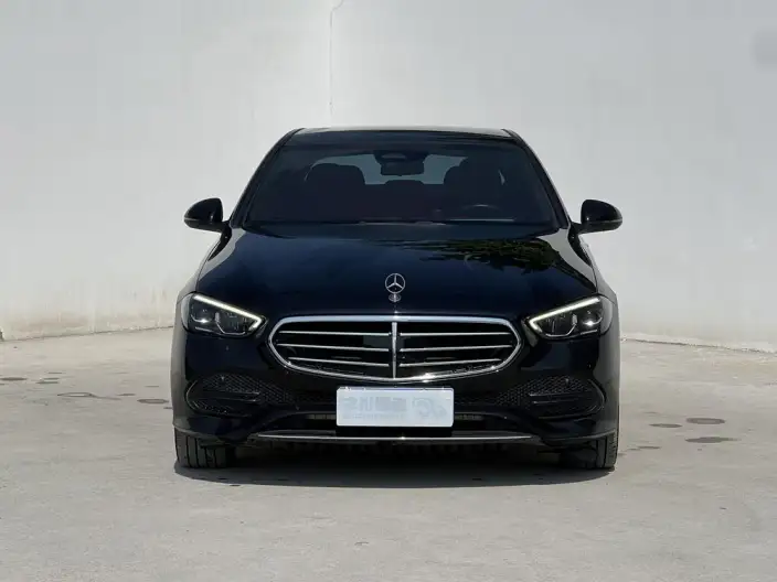 Mercedes-Benz C-Class 2023 Model C 260 L – фото 2
