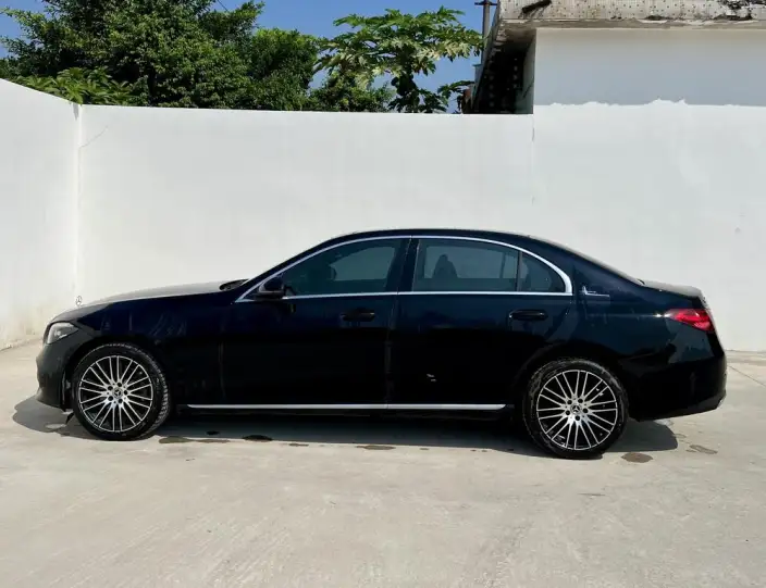 Mercedes-Benz C-Class 2023 Model C 260 L – фото 3