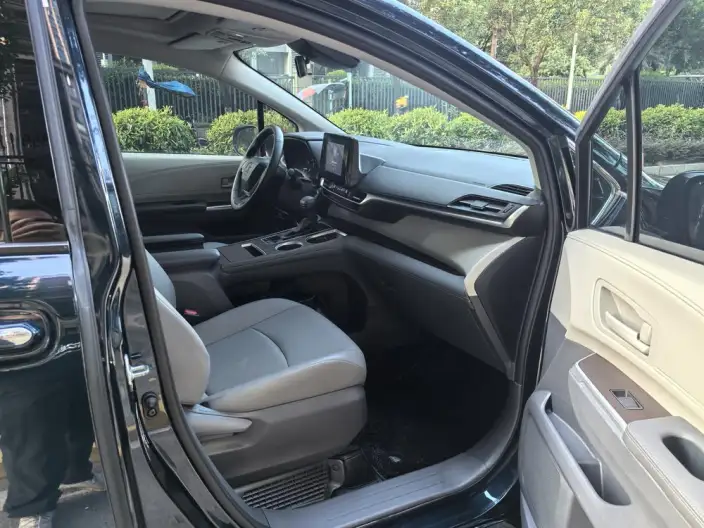 Granvia 2024 Model Intelligent Hybrid 2.5L 2WD Comfort Edition – фото 9