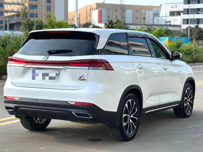 Changan X7 PLUS 2024 Model 1.5T DCT Noble Model 7 seat – фото 6