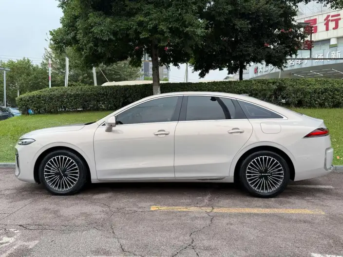 Roewe M7 DMH 2025 Model 160km Premium – фото 3