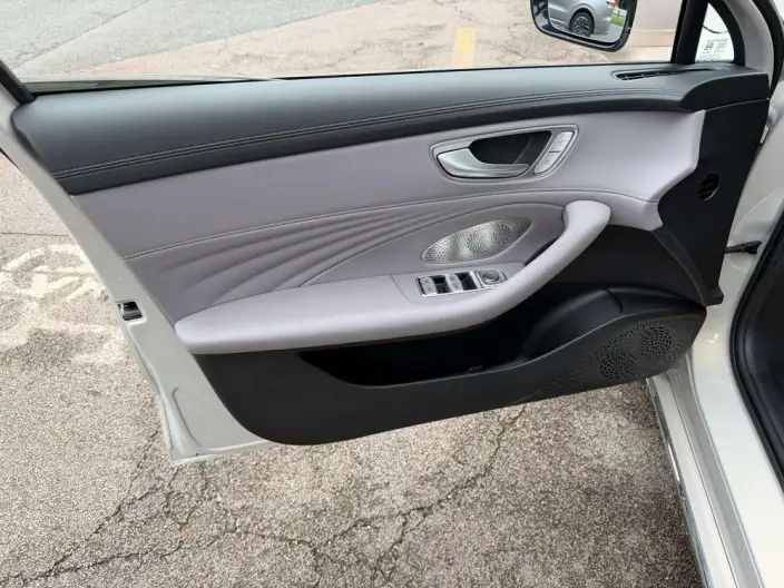 Roewe M7 DMH 2025 Model 160km Premium – фото 7