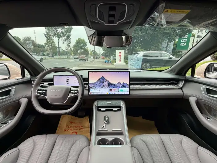 Roewe M7 DMH 2025 Model 160km Premium – фото 8