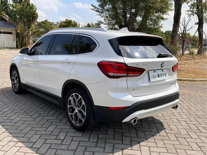 BMW X1 2022 Model sDrive25Li Leading Model – фото 4