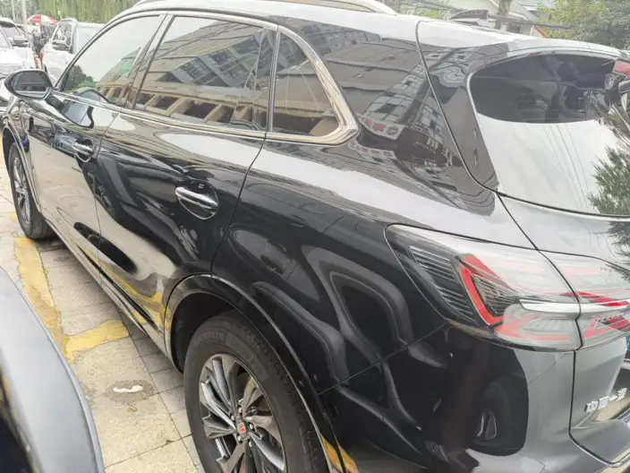 Hongqi HS5 2023 Model 2.0T Flag Xiang Pro Edition – фото 4