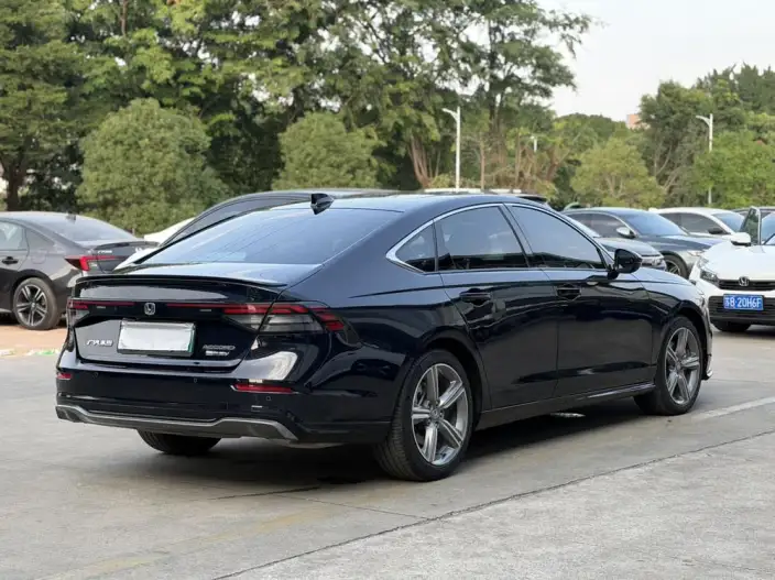 Honda Accord PHEV 2023 Model e:PHEV Premium Edition – фото 6