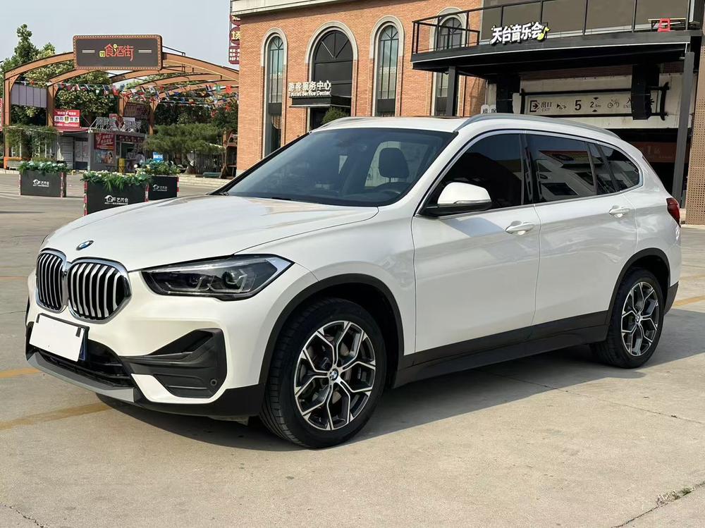BMW X1 2022 sDrive25Li Leading – фото 1