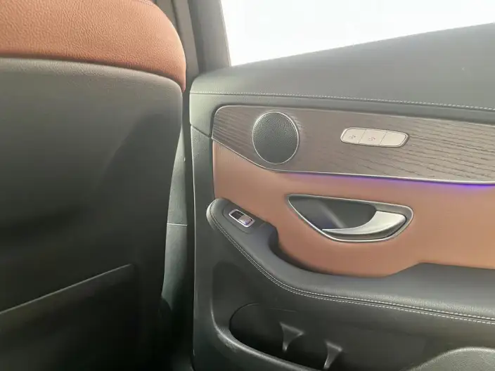 Mercedes-Benz GLC 2022 Model GLC 260 L 4MATIC Luxury Model – фото 9