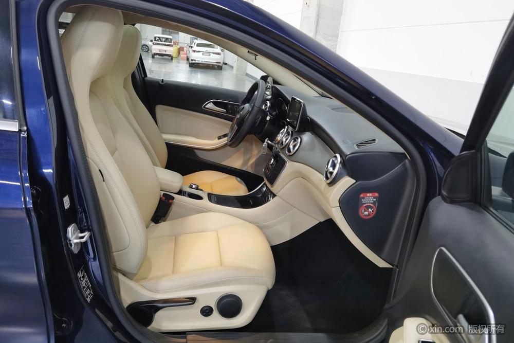 Mercedes-Benz GLA 2015 GLA 200 Dynamic – фото 8