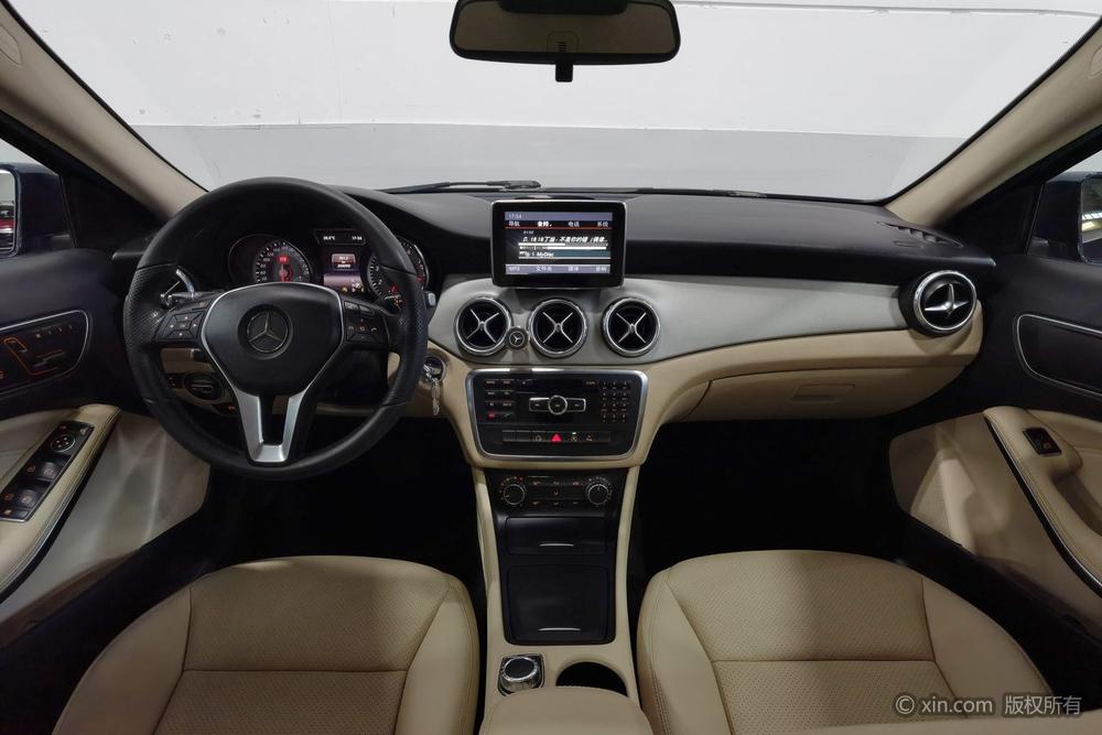 Mercedes-Benz GLA 2015 GLA 200 Dynamic – фото 14