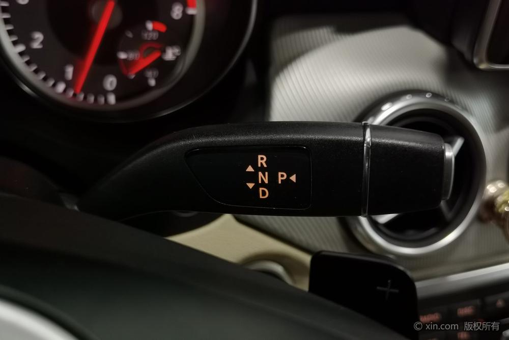 Mercedes-Benz GLA 2015 GLA 200 Dynamic – фото 16