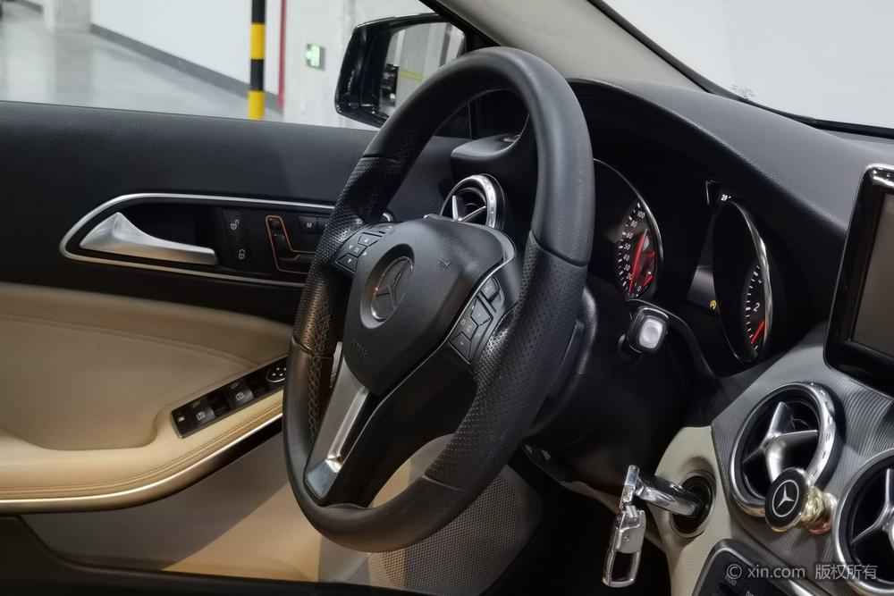 Mercedes-Benz GLA 2015 GLA 200 Dynamic – фото 17