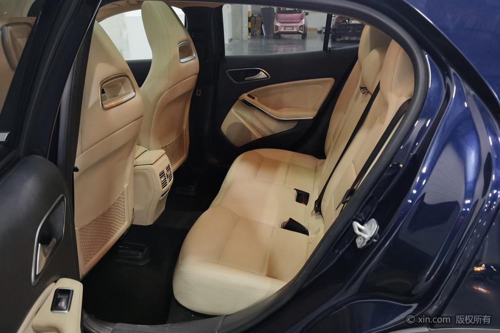 Mercedes-Benz GLA 2015 GLA 200 Dynamic – фото 20