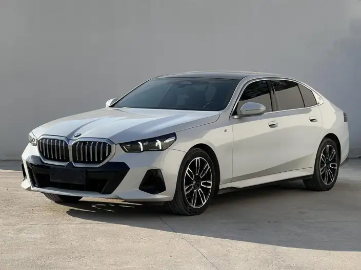 BMW 5 Series 2025 Model 525Li M Sports Set – фото 1