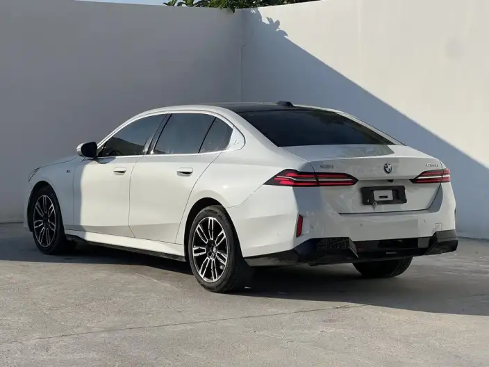 BMW 5 Series 2025 Model 525Li M Sports Set – фото 4