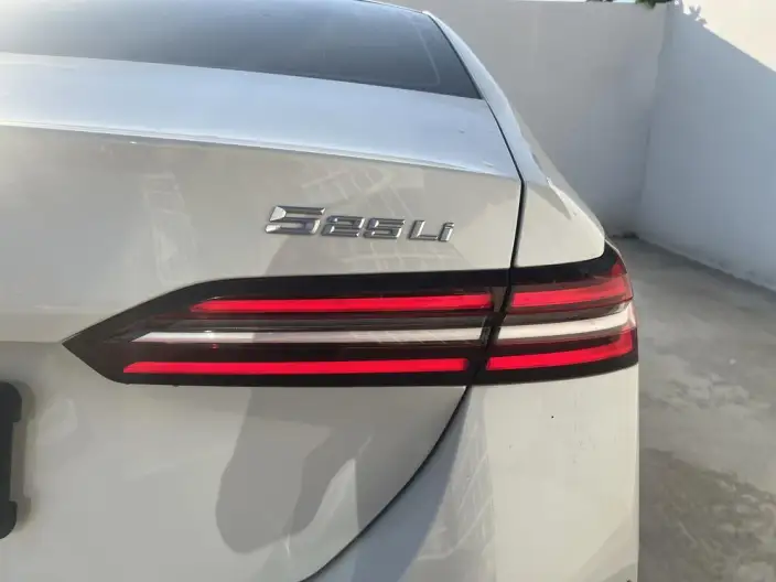 BMW 5 Series 2025 Model 525Li M Sports Set – фото 8