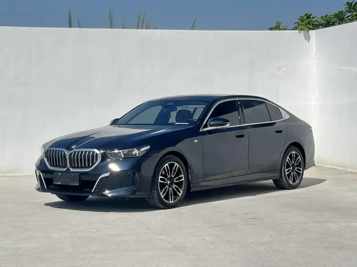 BMW 5 Series 2025 Model 525Li M Sports Set – фото 1