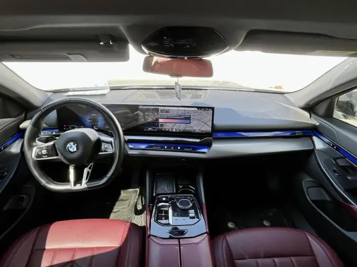 BMW 5 Series 2025 Model 525Li M Sports Set – фото 10