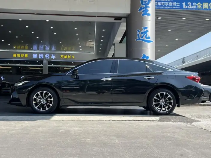 Toyota Avalon 2023 Model 2.5L Automatic Deluxe Edition – фото 4