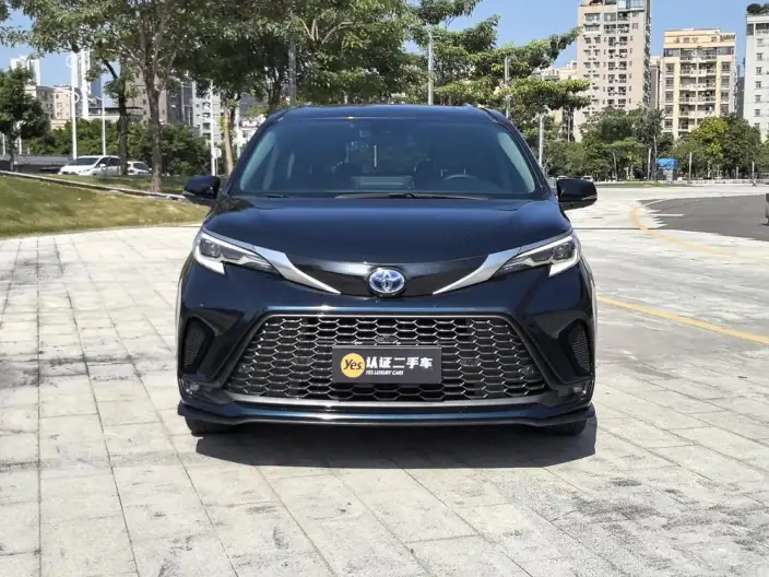 Granvia 2022 Model 2.5L Hybrid Premium Edition – фото 2