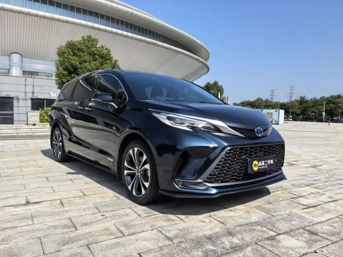 Granvia 2022 Model 2.5L Hybrid Premium Edition – фото 3