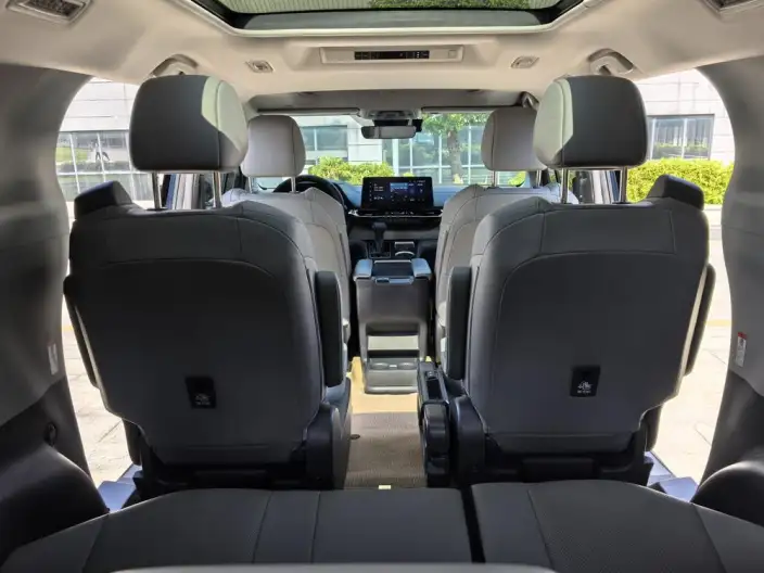 Granvia 2022 Model 2.5L Hybrid Premium Edition – фото 10