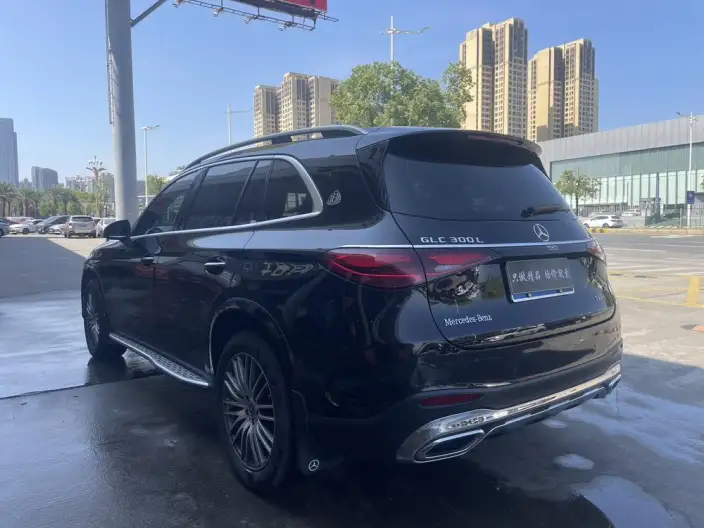 Mercedes-Benz GLC 2024 Model Facelift GLC 300 L 4MATIC Dynamic Model 5 seat – фото 4