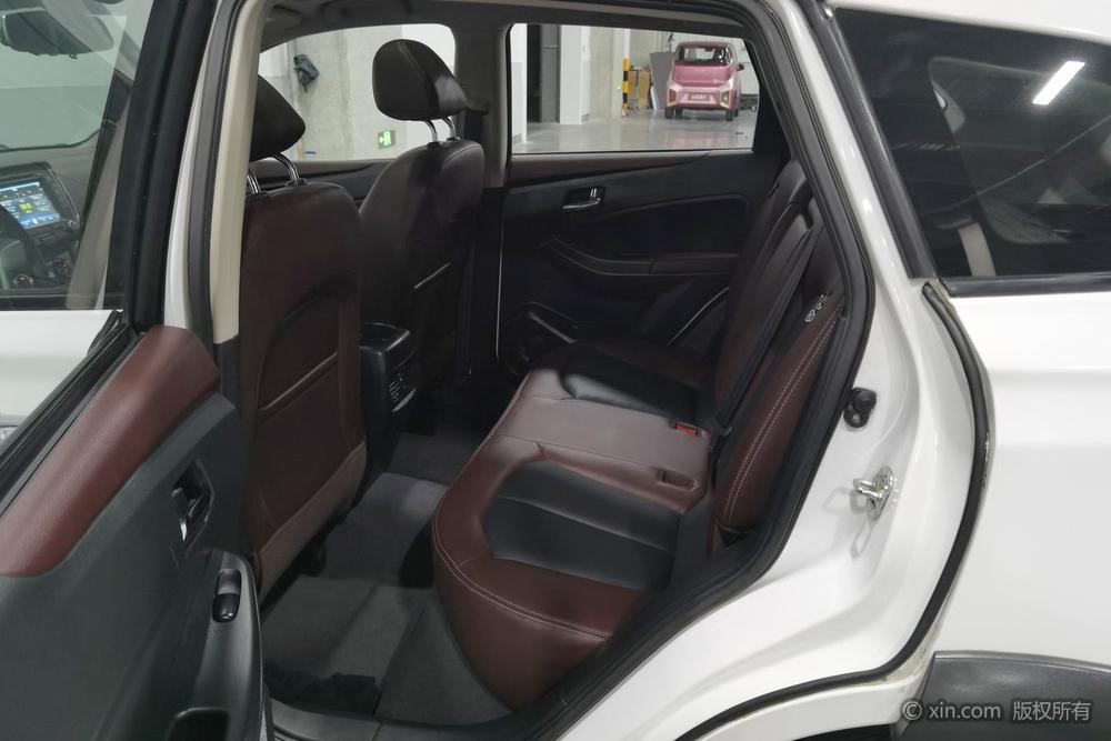 Venucia T70X 2015 2.0L CVT Smart Sport – фото 20