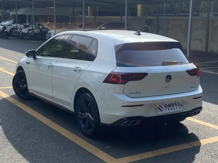 Volkswagen Golf 2023 Model 280TSI DSG R-Line Lite – фото 5