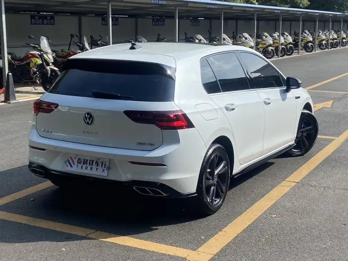 Volkswagen Golf 2023 Model 280TSI DSG R-Line Lite – фото 7