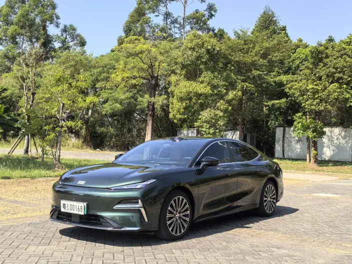 Geely Galaxy E8 PHEV 2025 Model 130km EM-P Galaxy Edition