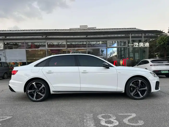 Audi A4 L 2024 Model 40 TFSI Luxury Dynamic Model – фото 5