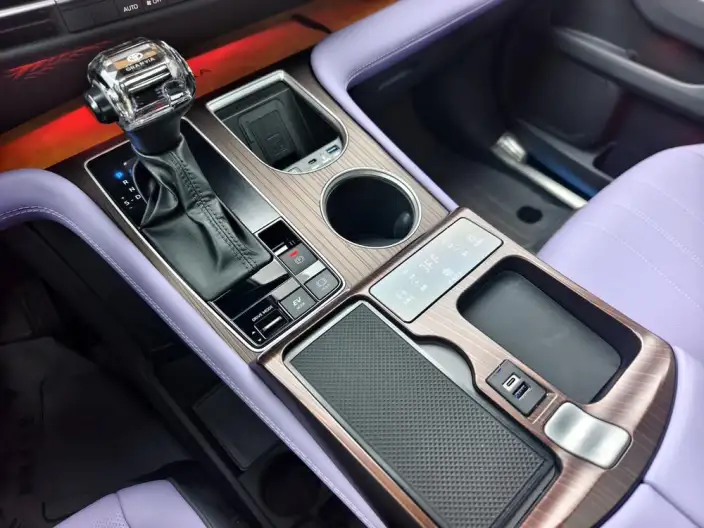 Granvia 2023 Model Intelligent Hybrid 2.5L Comfort Edition – фото 8