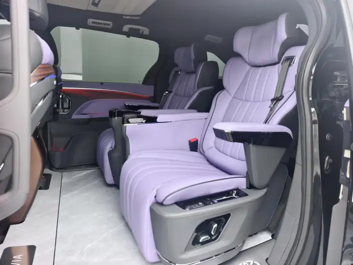 Granvia 2023 Model Intelligent Hybrid 2.5L Comfort Edition – фото 9