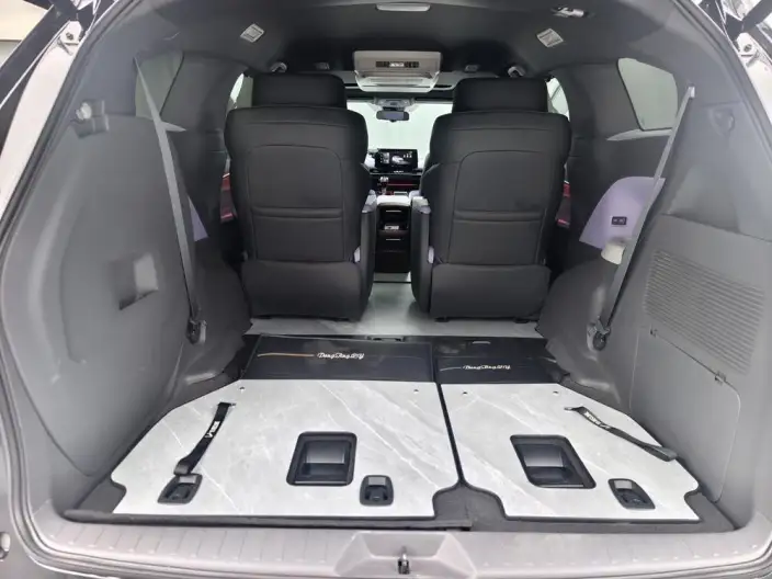Granvia 2023 Model Intelligent Hybrid 2.5L Comfort Edition – фото 10
