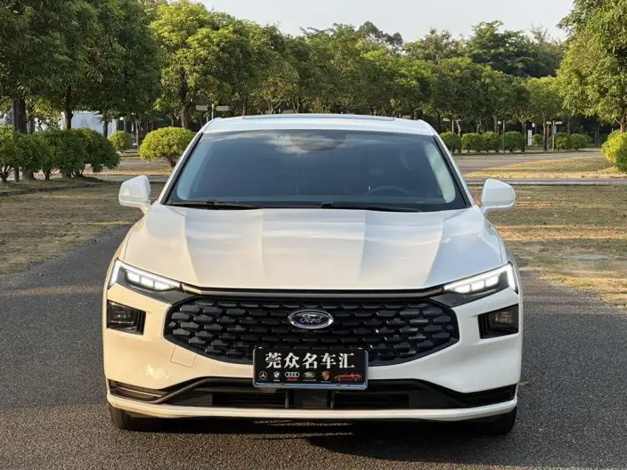 Ford Mondeo 2025 Model EcoBoost 245 Luxury Model – фото 2