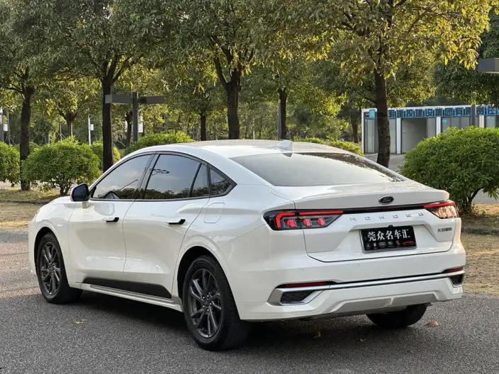 Ford Mondeo 2025 Model EcoBoost 245 Luxury Model – фото 4