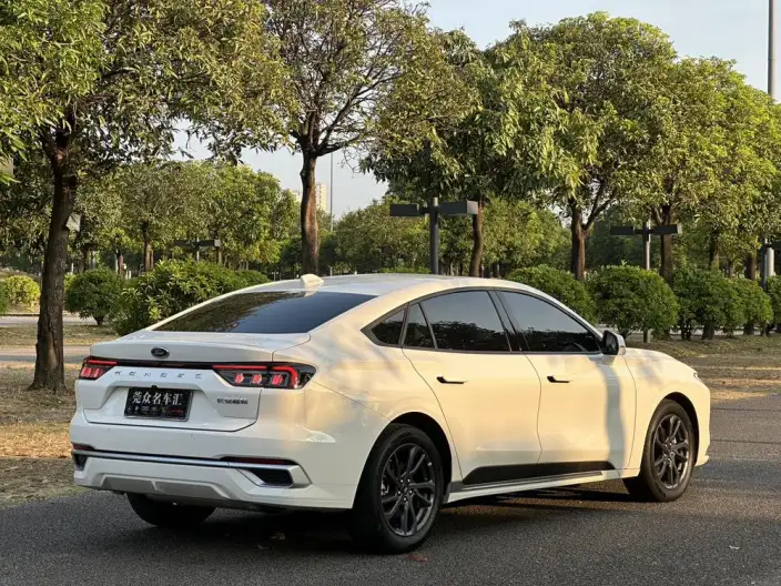 Ford Mondeo 2025 Model EcoBoost 245 Luxury Model – фото 6