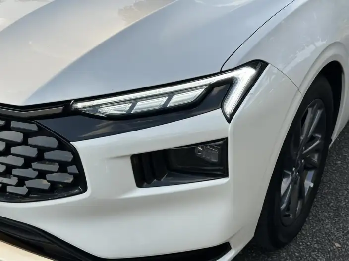 Ford Mondeo 2025 Model EcoBoost 245 Luxury Model – фото 9