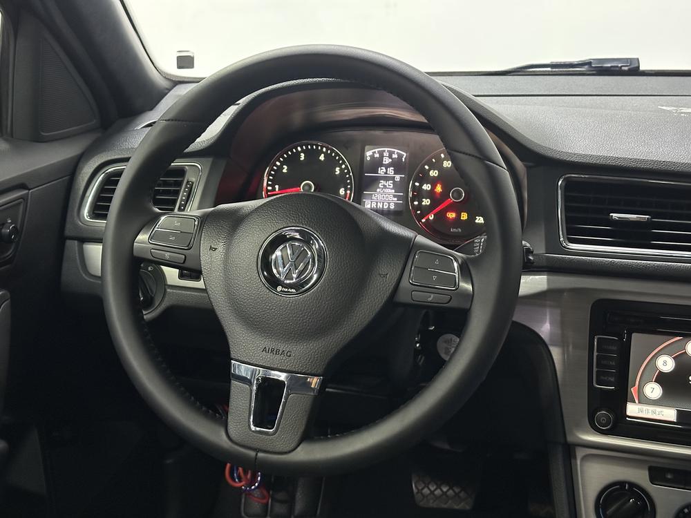 Volkswagen Lavida 2013 модификация 1.6L автоматическое Comfort Edition – фото 16