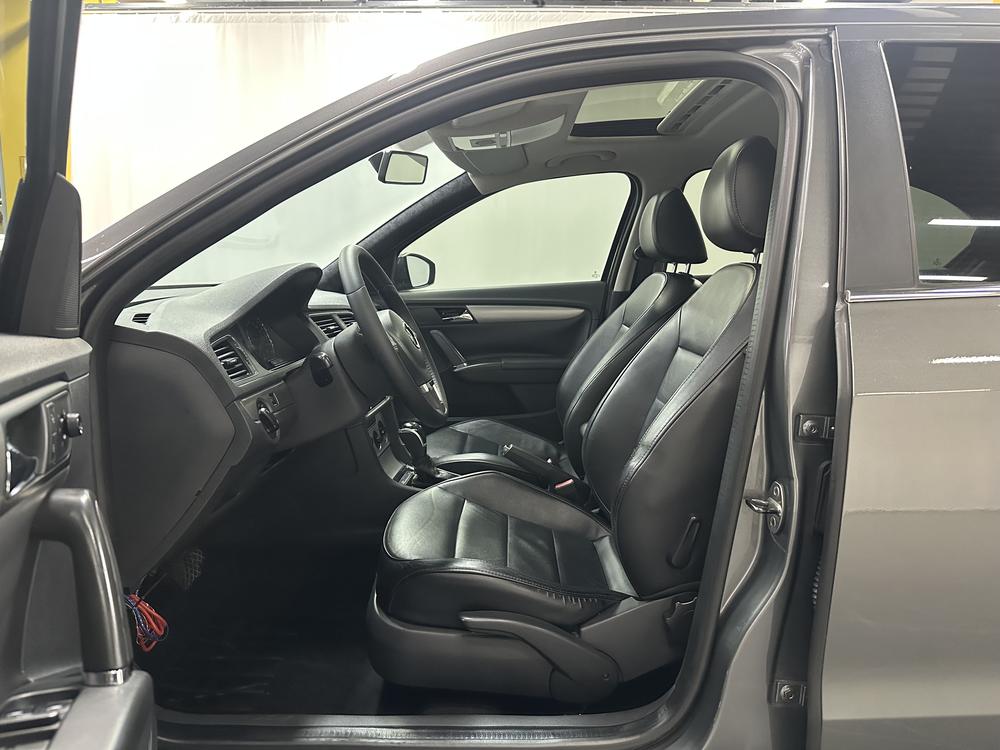 Volkswagen Lavida 2013 модификация 1.6L автоматическое Comfort Edition – фото 17