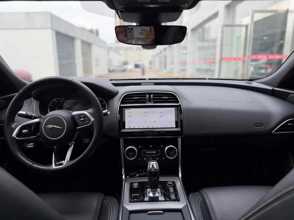 Jaguar XEL 2020 2.0T 200PS R-DYNAMIC S Advance Sport – фото 14