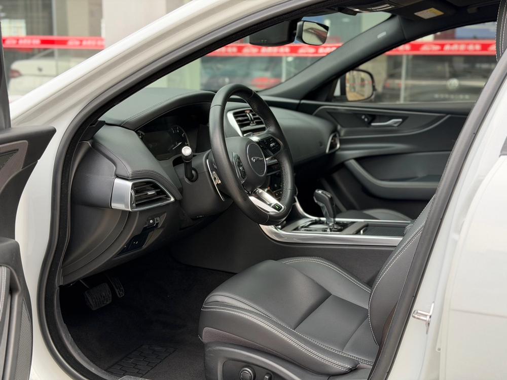 Jaguar XEL 2020 2.0T 200PS R-DYNAMIC S Advance Sport – фото 17